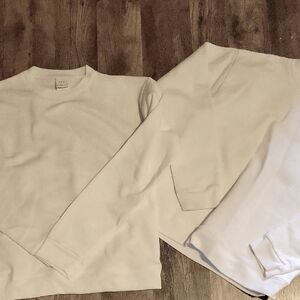 2 White Sweatshirts